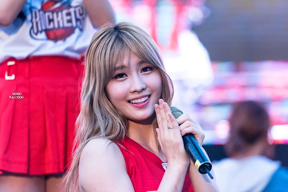 Momo twais