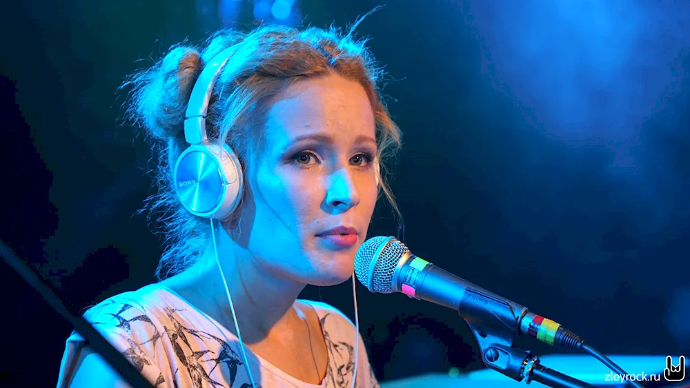 Monetochka singer
