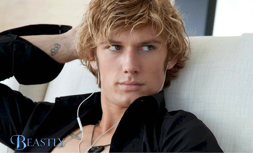 Men's hairstyle with Surfer