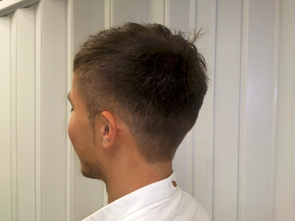 Men's tennis hairstyle from back