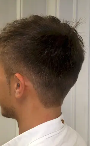Men's haircut tennis back