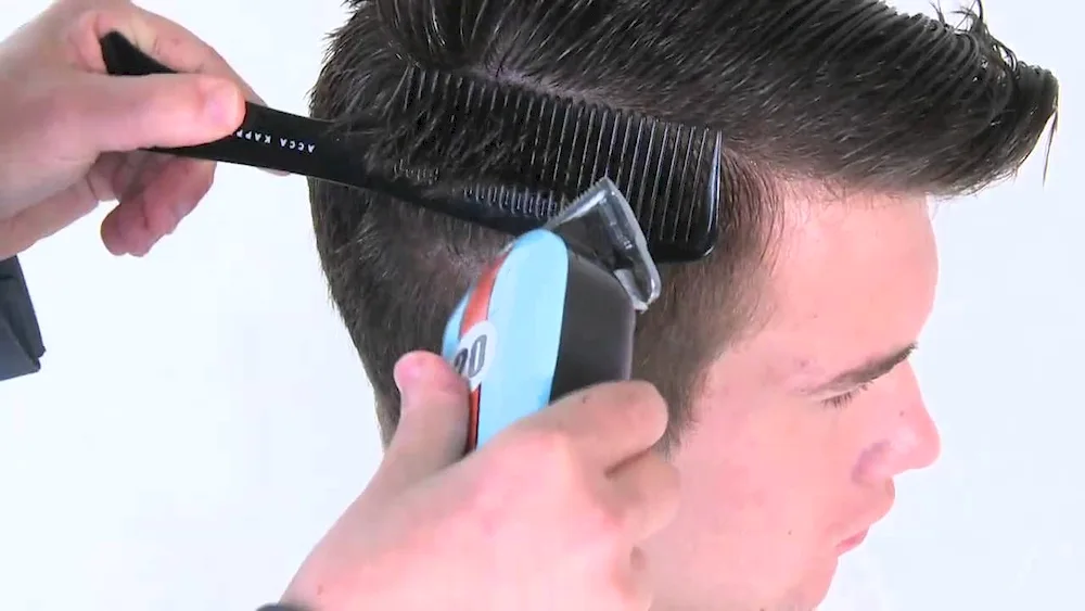 Men's haircut with machine