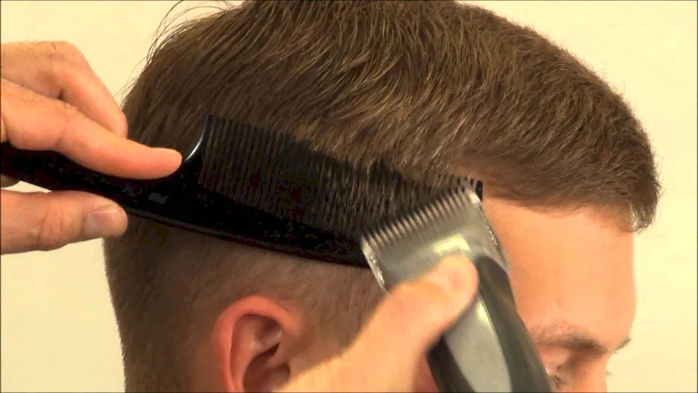 Men's haircut in a salon