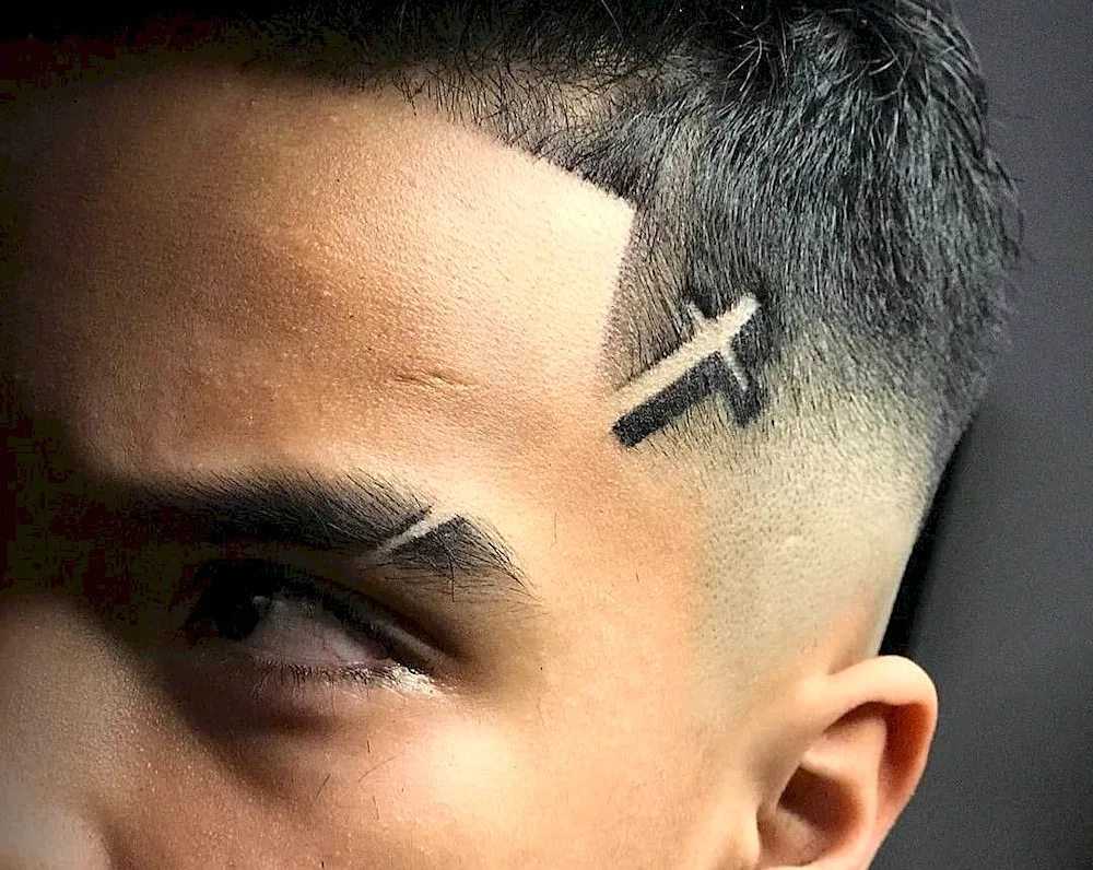 Men's haircut with eyebrow stripe