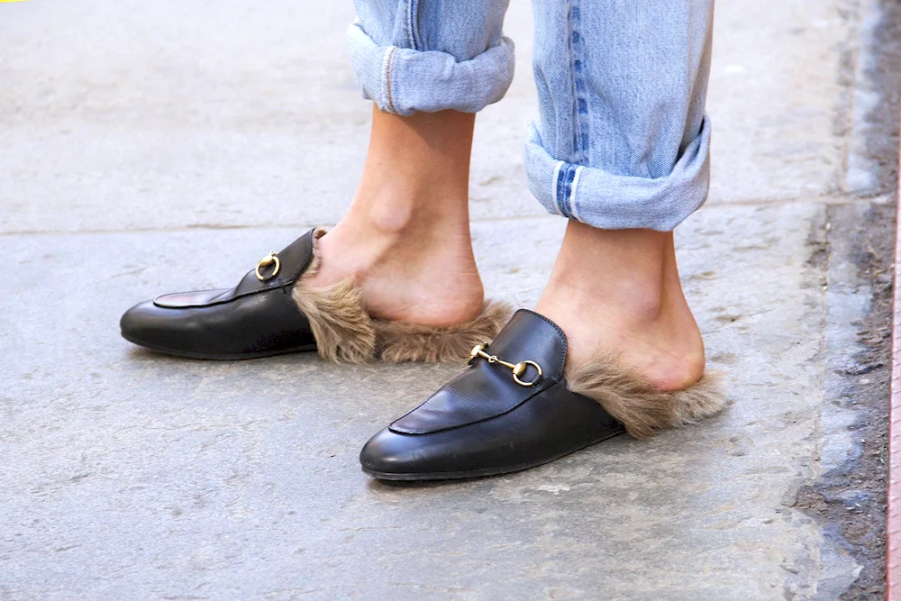 Men's Gucci mules