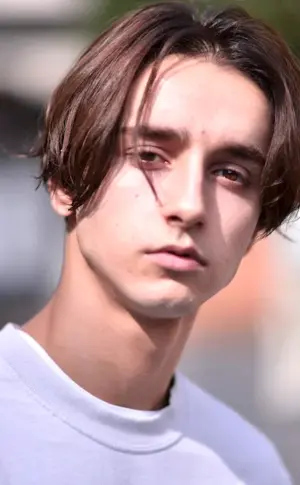 Men's hairstyles with straight bangs