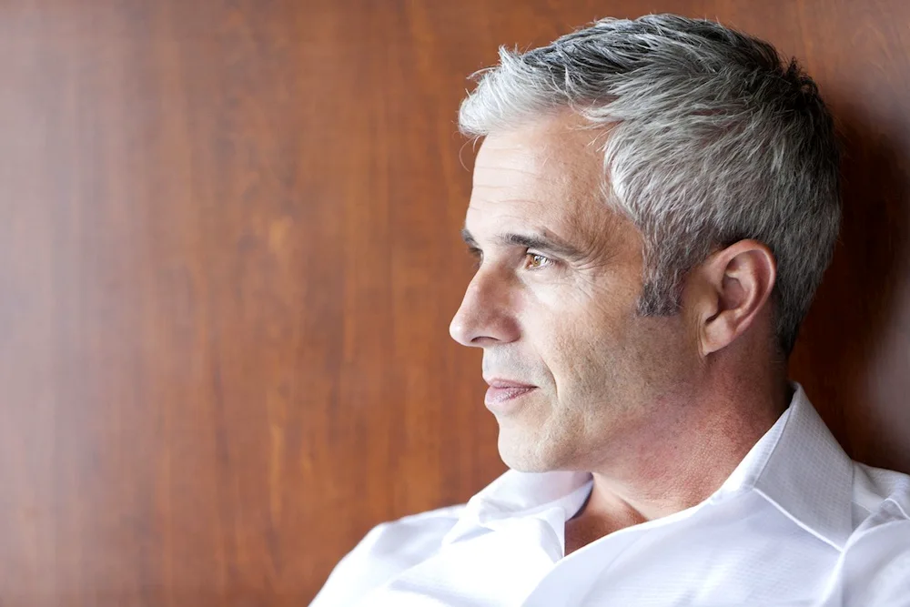 Men's haircuts for grey hair