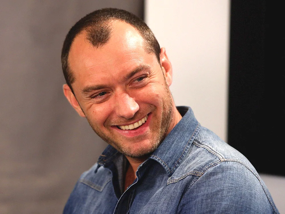 Haircuts for men with bald patches on forehead