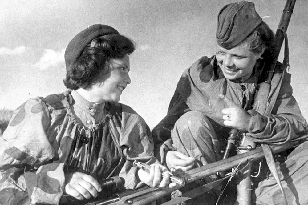 Nadezhda Vasilyevna Anisimova saninstruktor of a machine gun company