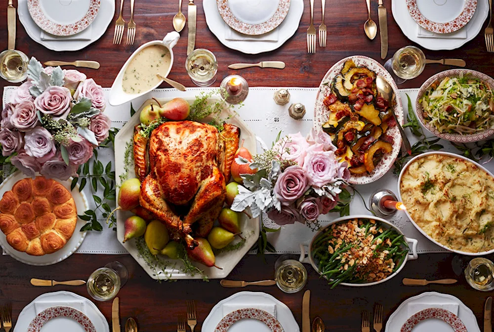 Many food on the table