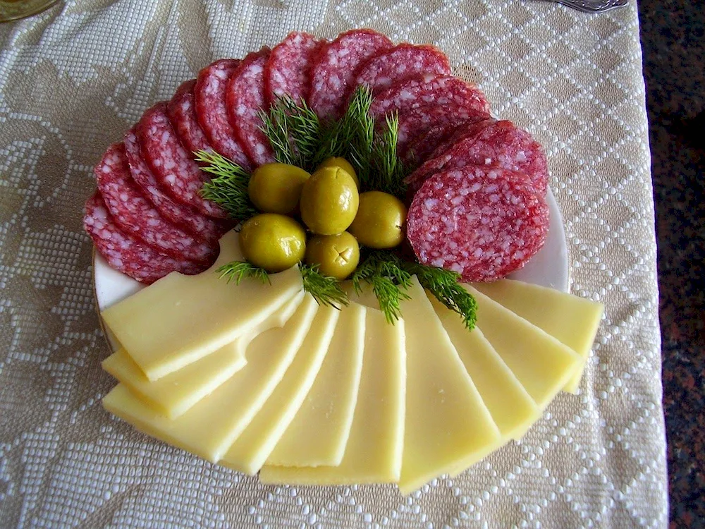 Sausage and cheese cutting