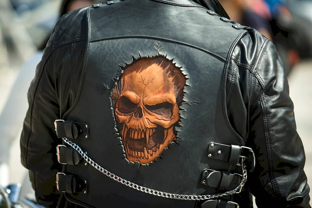 Charlie Hunnam on a motorbike. sons of anarchy