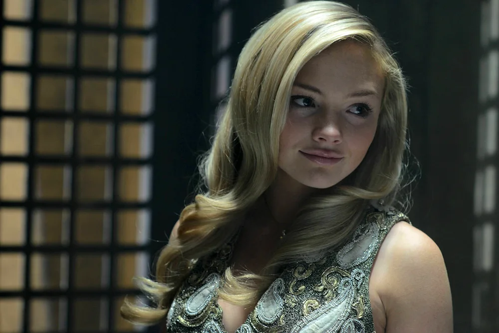 Natalie Alyn Lind