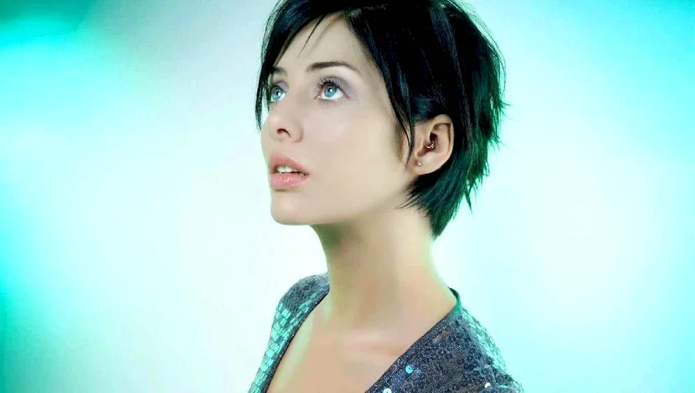 Natalie Portman short haircut