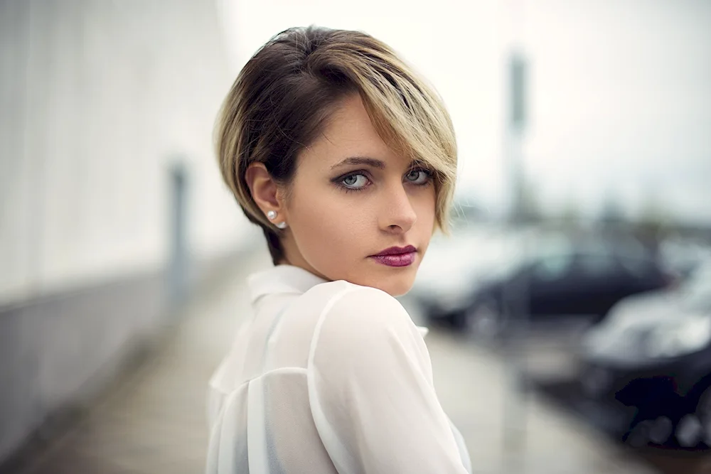Natalie Portman short haircut. short haircut