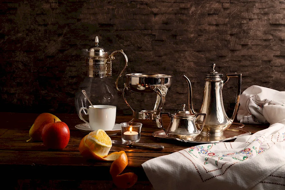 Nat still life with crockery