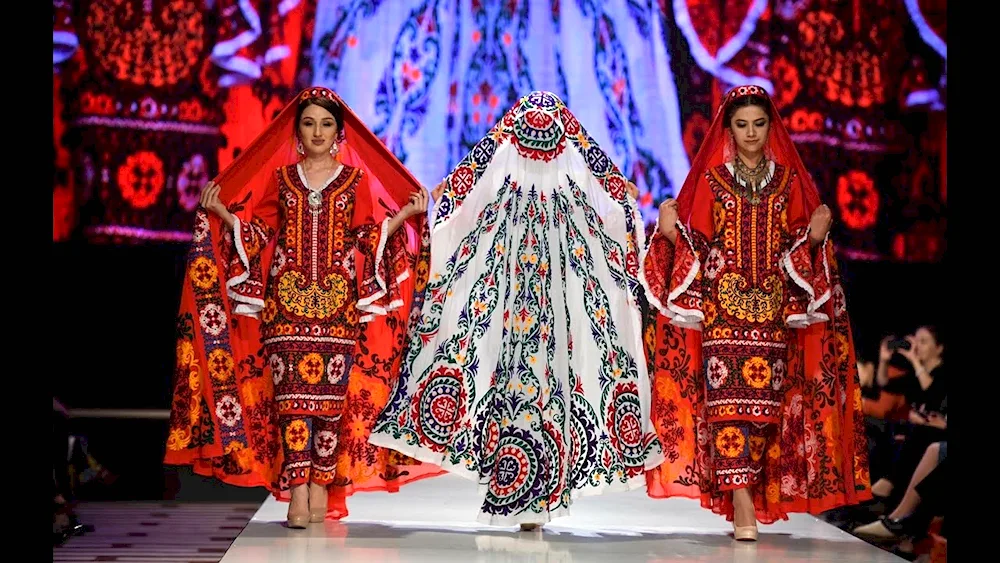 National dress chakan Las Tajikistan