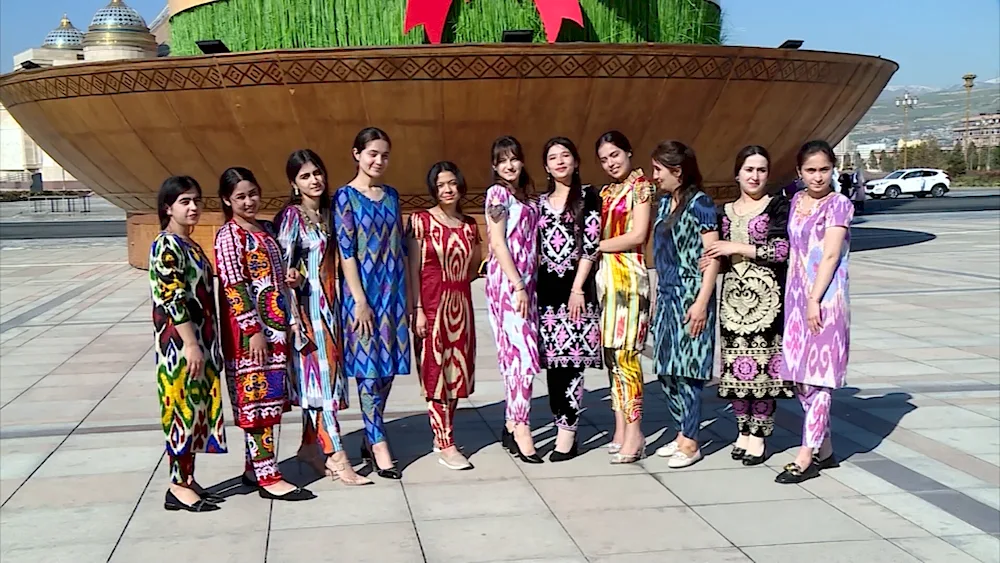 National clothing of Tajikistan chakan