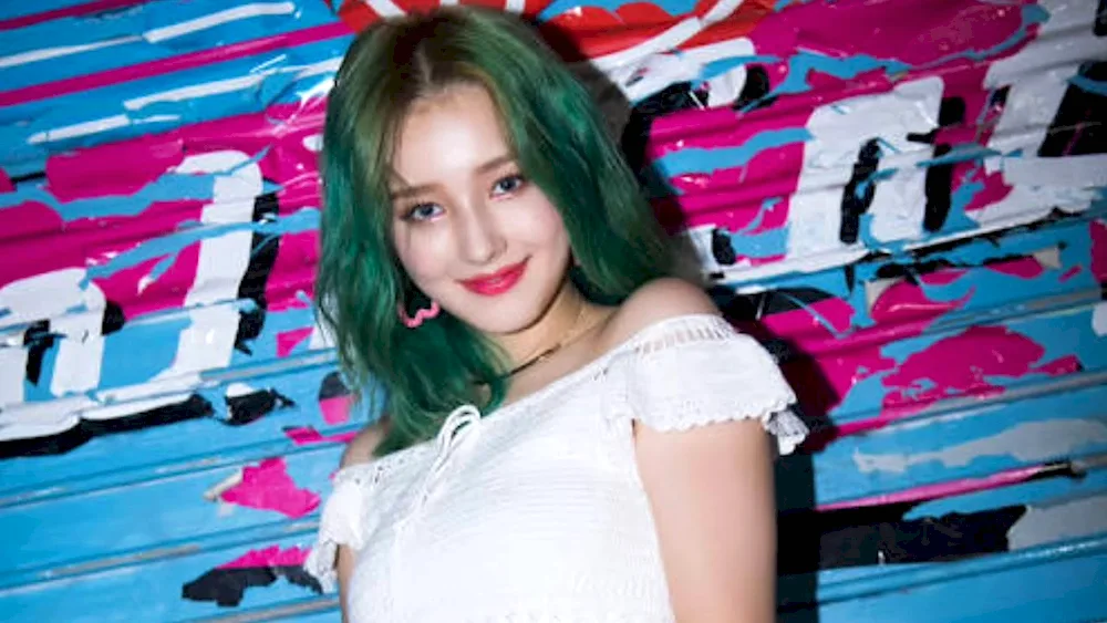 Nancy MOMOLAND