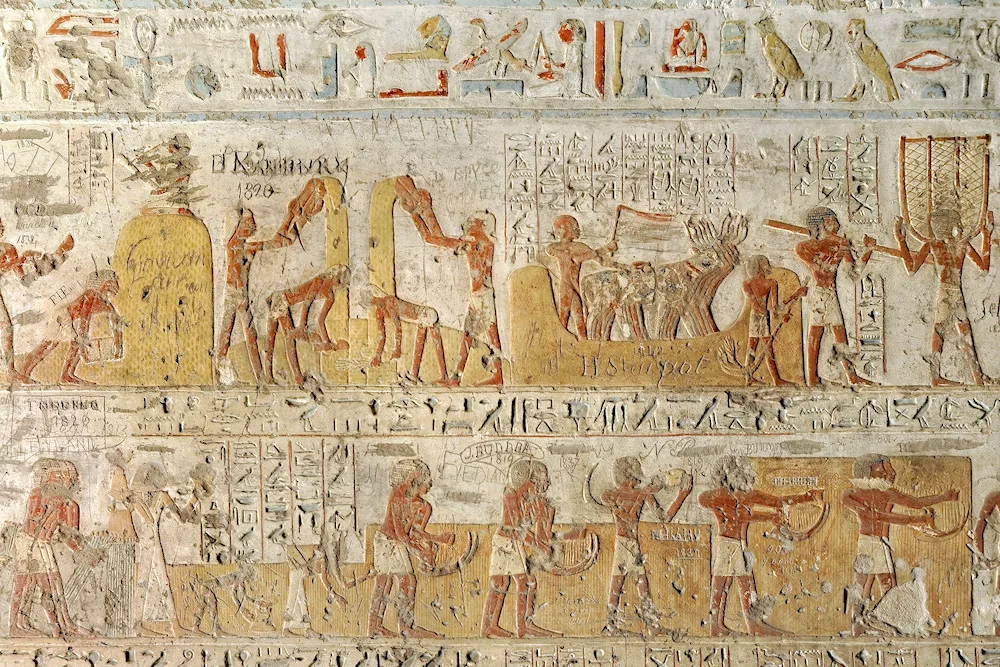 Nerascrypted Egyptian frescoes