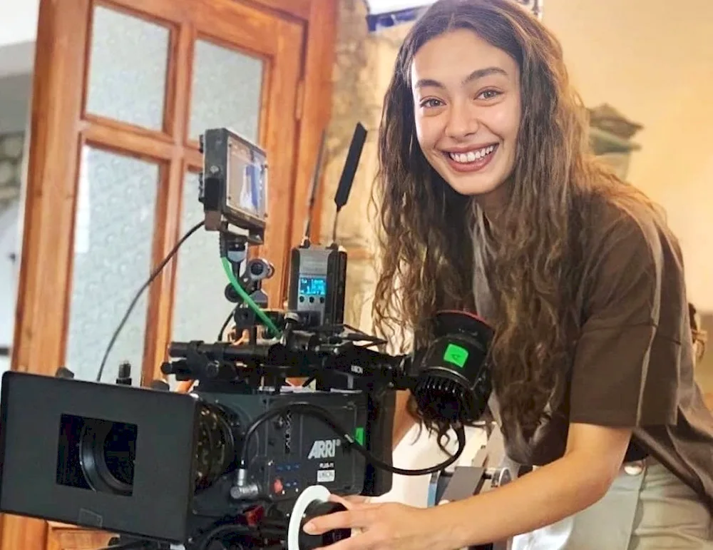 Neslihan Atagül 2022