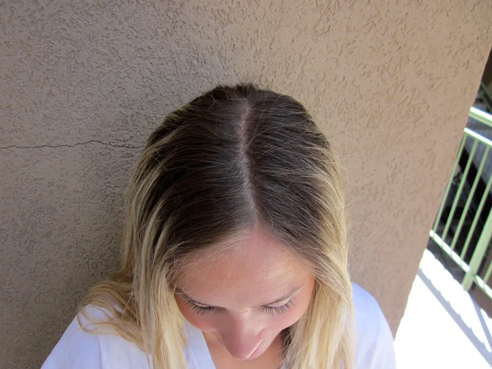 Blond colouring on Outgrown roots