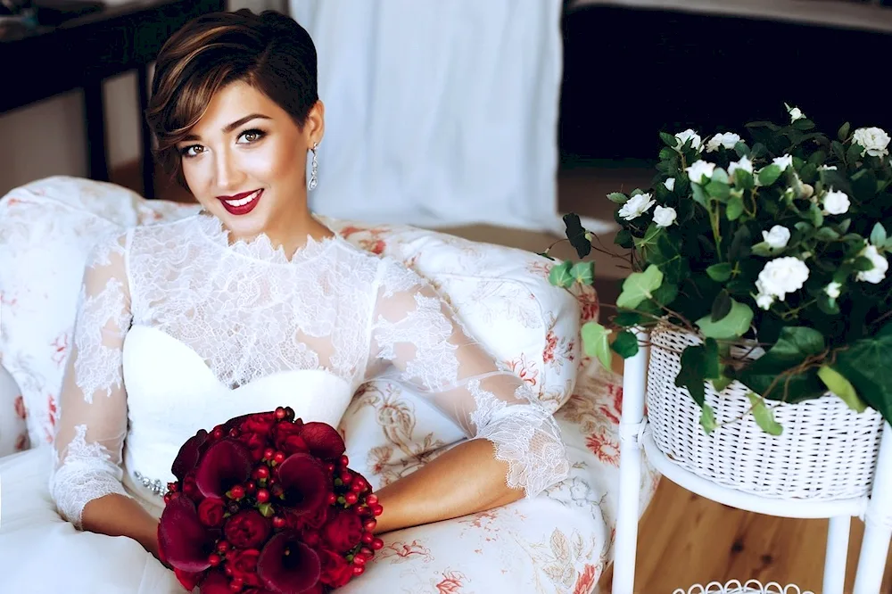 Bride with short haircut images