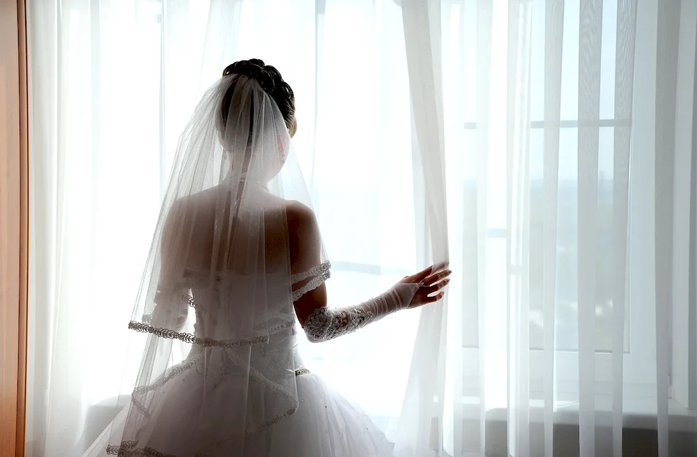 Bride from back