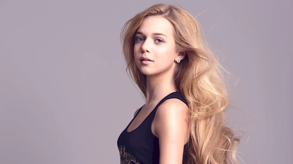 Angelika Maksimyuk Lugansk