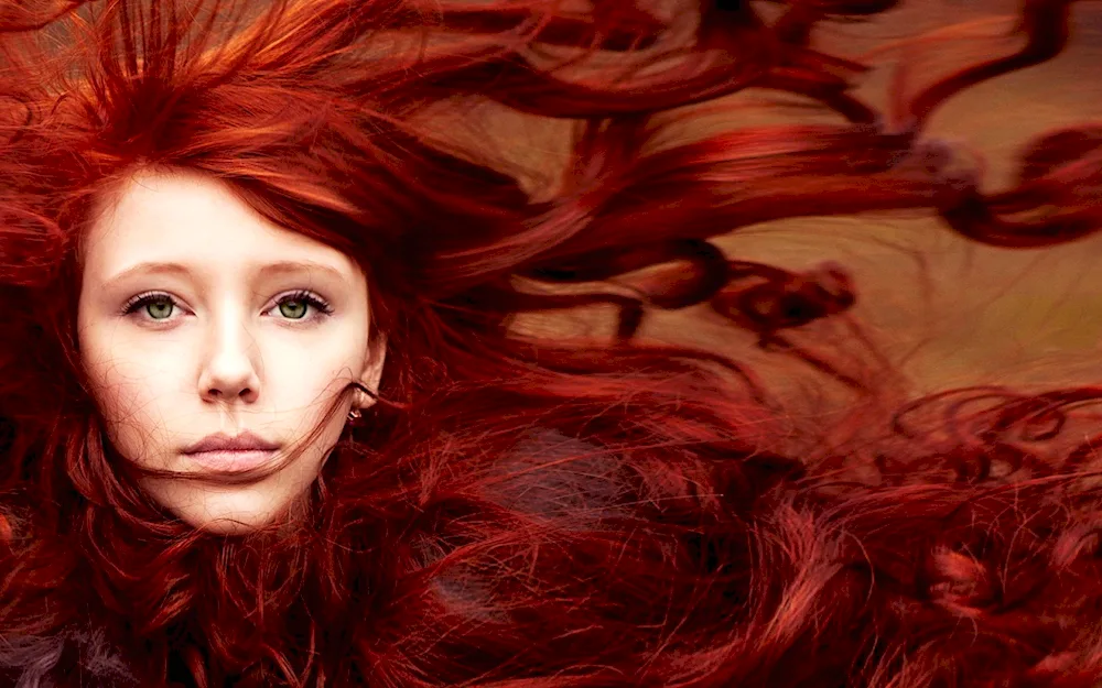 Nina Burns red hair