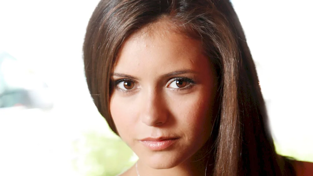 Nina Dobrev