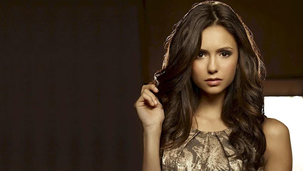 Nina Dobrev