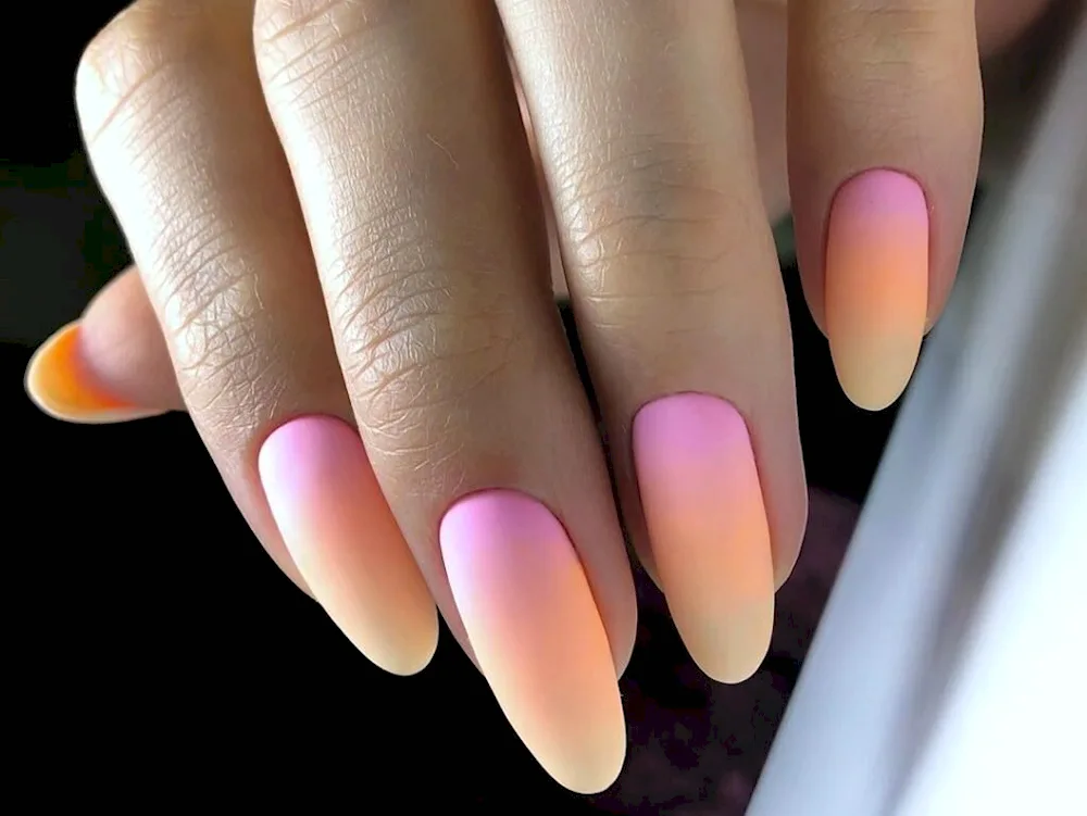 Gradient manicure