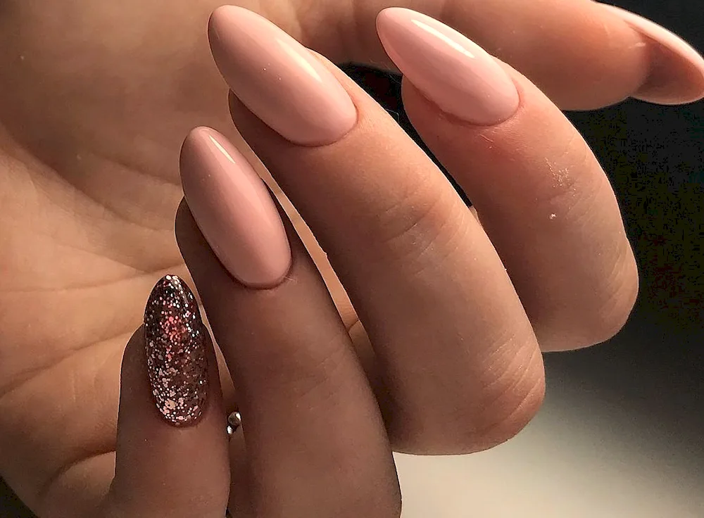 Nude almond manicure almond minimalism