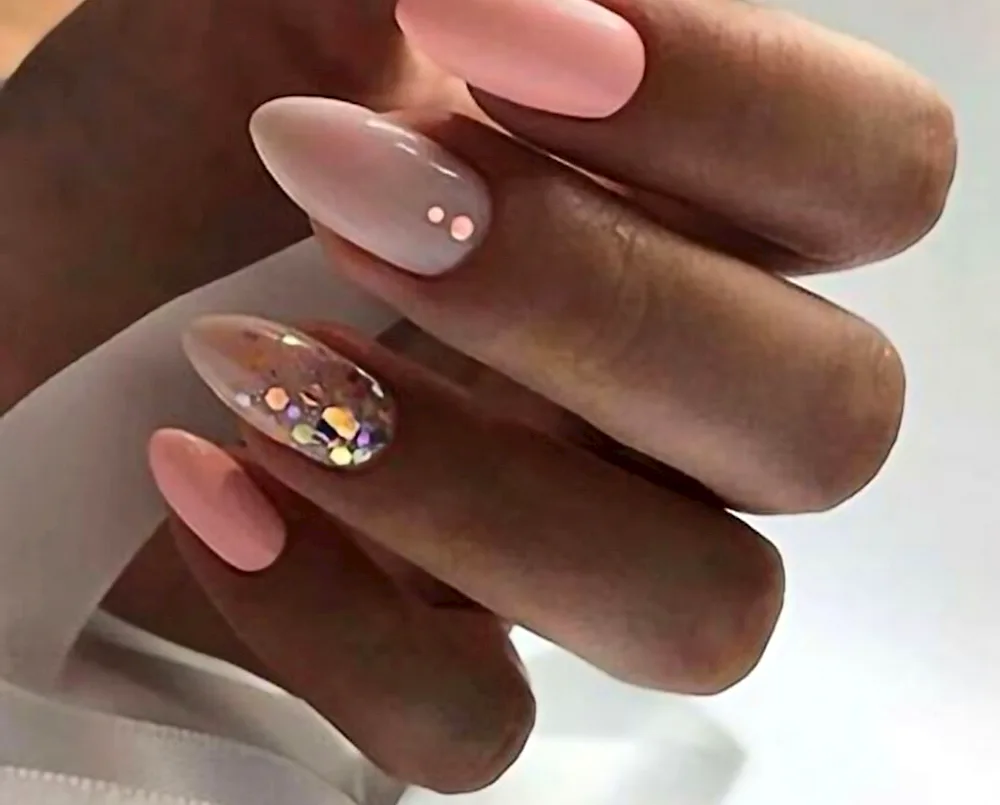 Nude manicure 2022 almond
