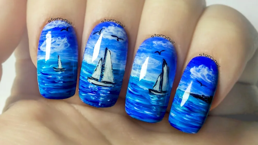 Nail nautical theme