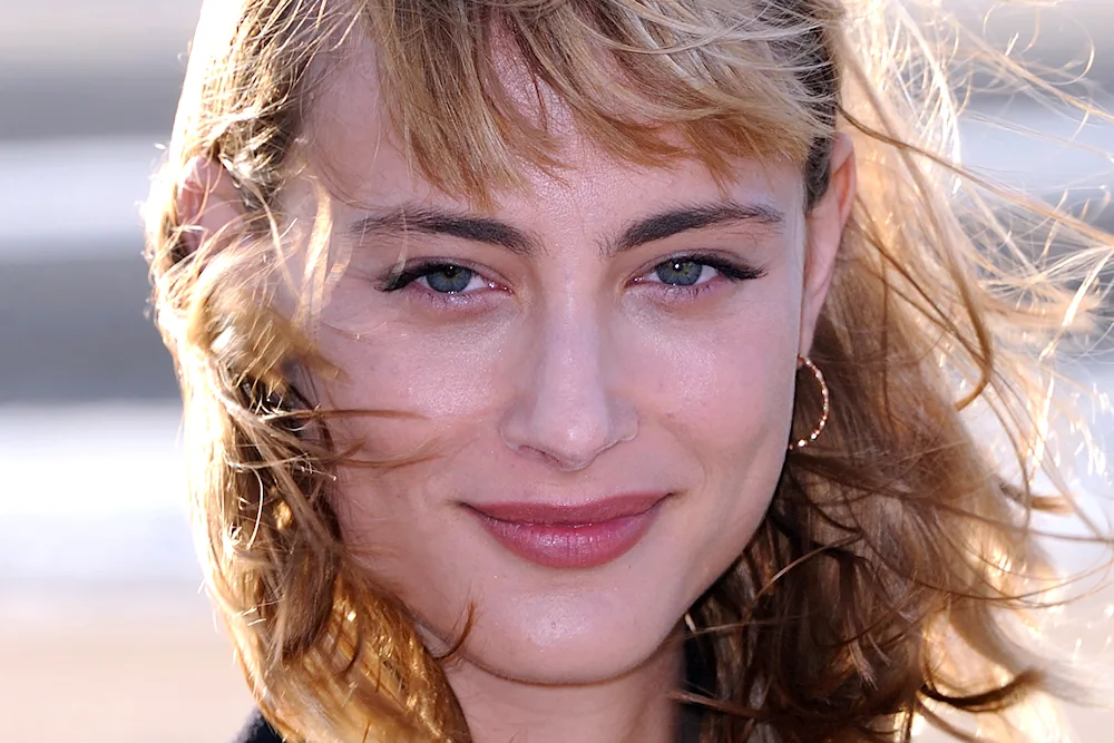 Nora Arnezeder