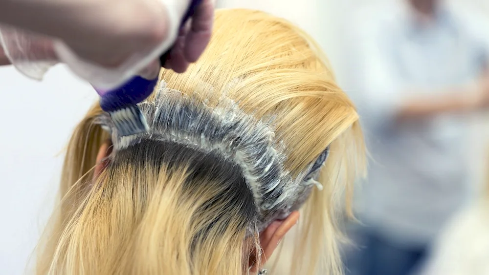 Hair colouring in a hairdresser