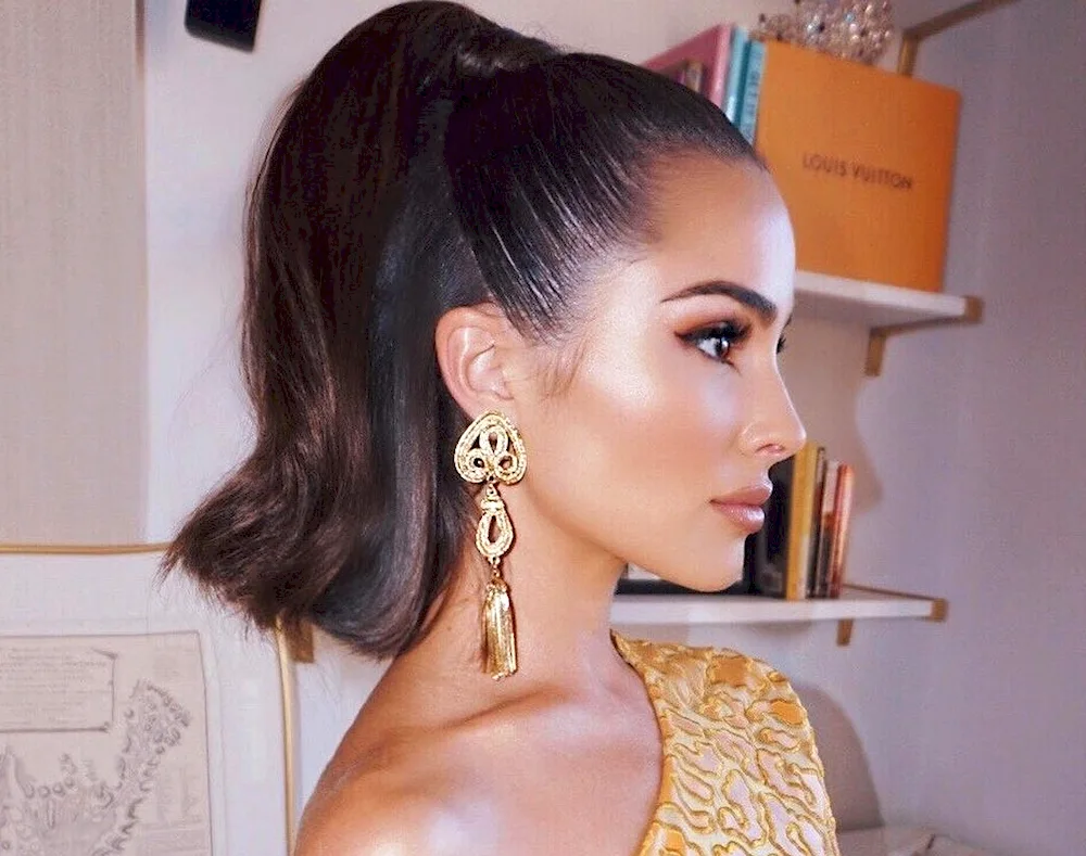 High ponytail look
