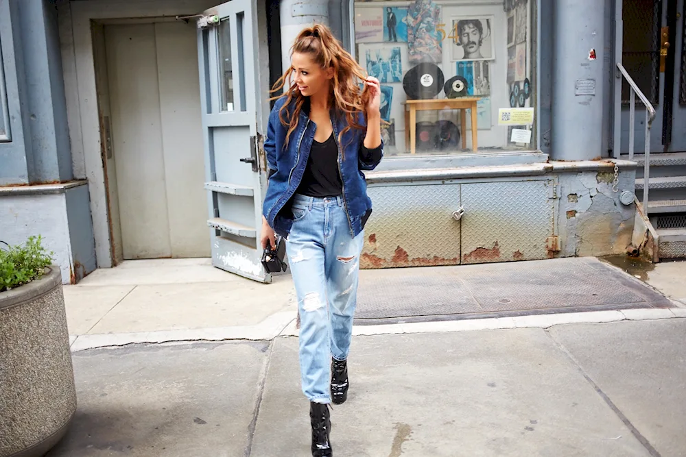 Images with beige jeans