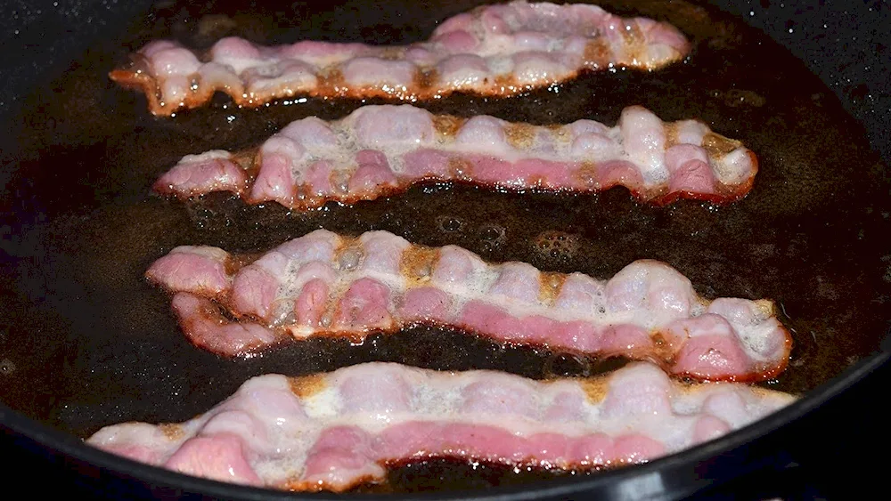 Bacon glazed scrambled eggs with bacon