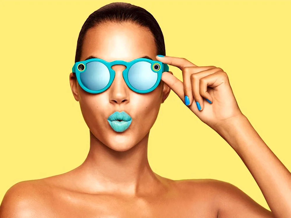 Ochkine snapchat spectacles