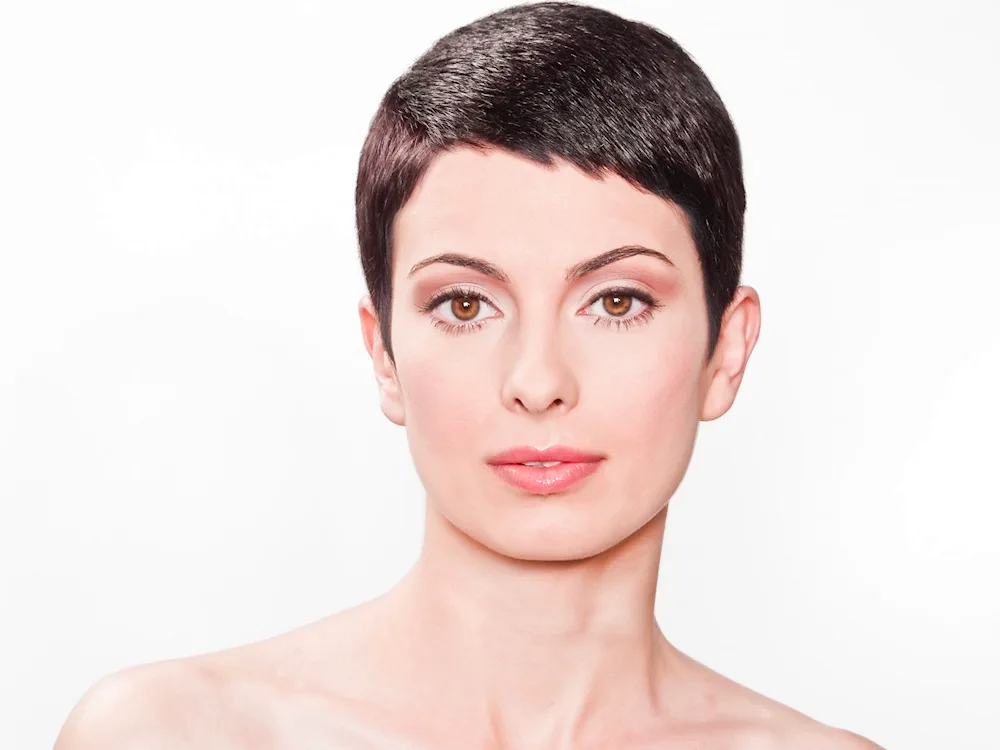 Haircut for medium hair on passport photo