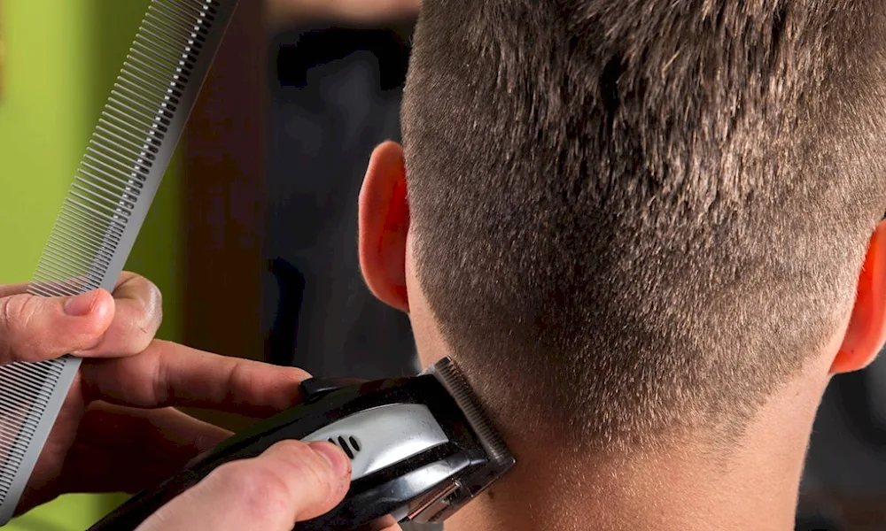 Men's haircut edging