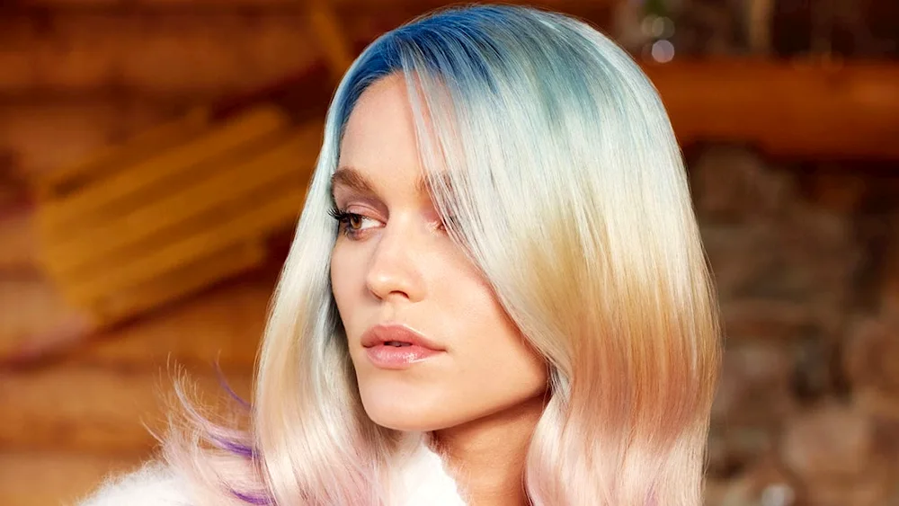 Blond hair dyeing