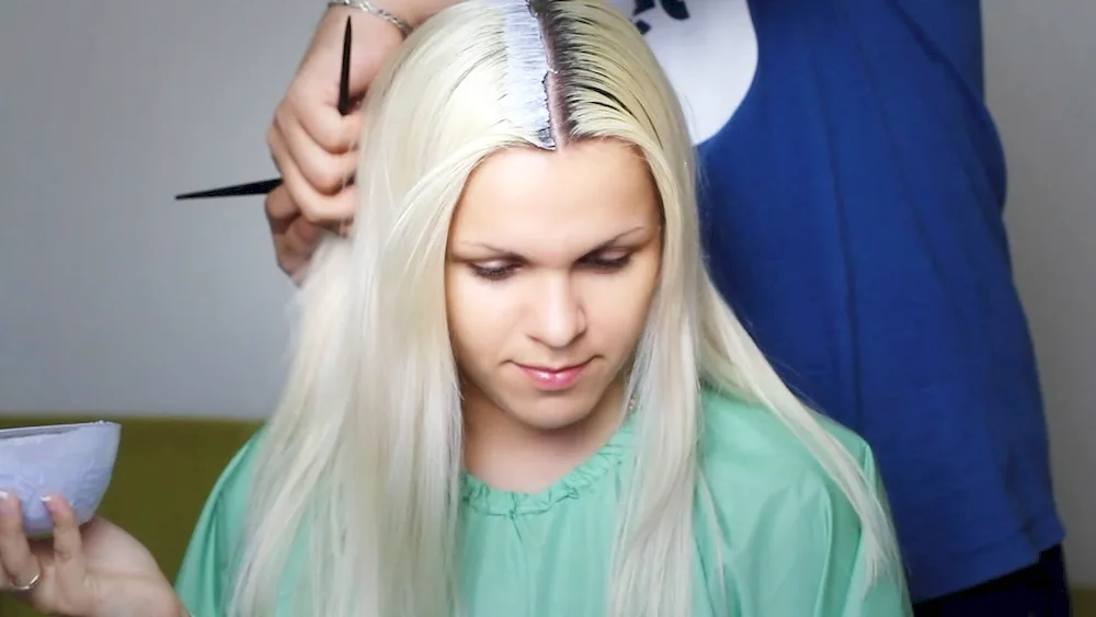 Root hair colouring