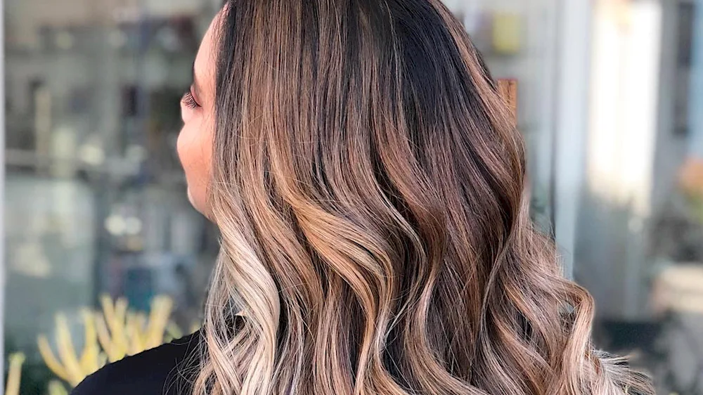 Latte hair colouring