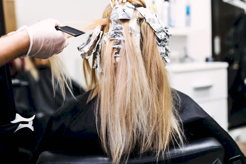 Hair colouring hairdresser