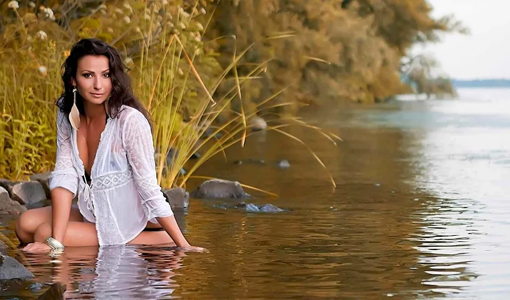 Oksana Fedorova in a wet shirt