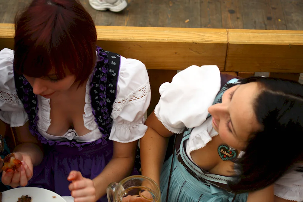 Oktoberfest 2018 girls in Munich